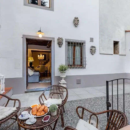 Villa Rio Delle Fate, A Fairytale Along The Stream In Vorno, Lucca *